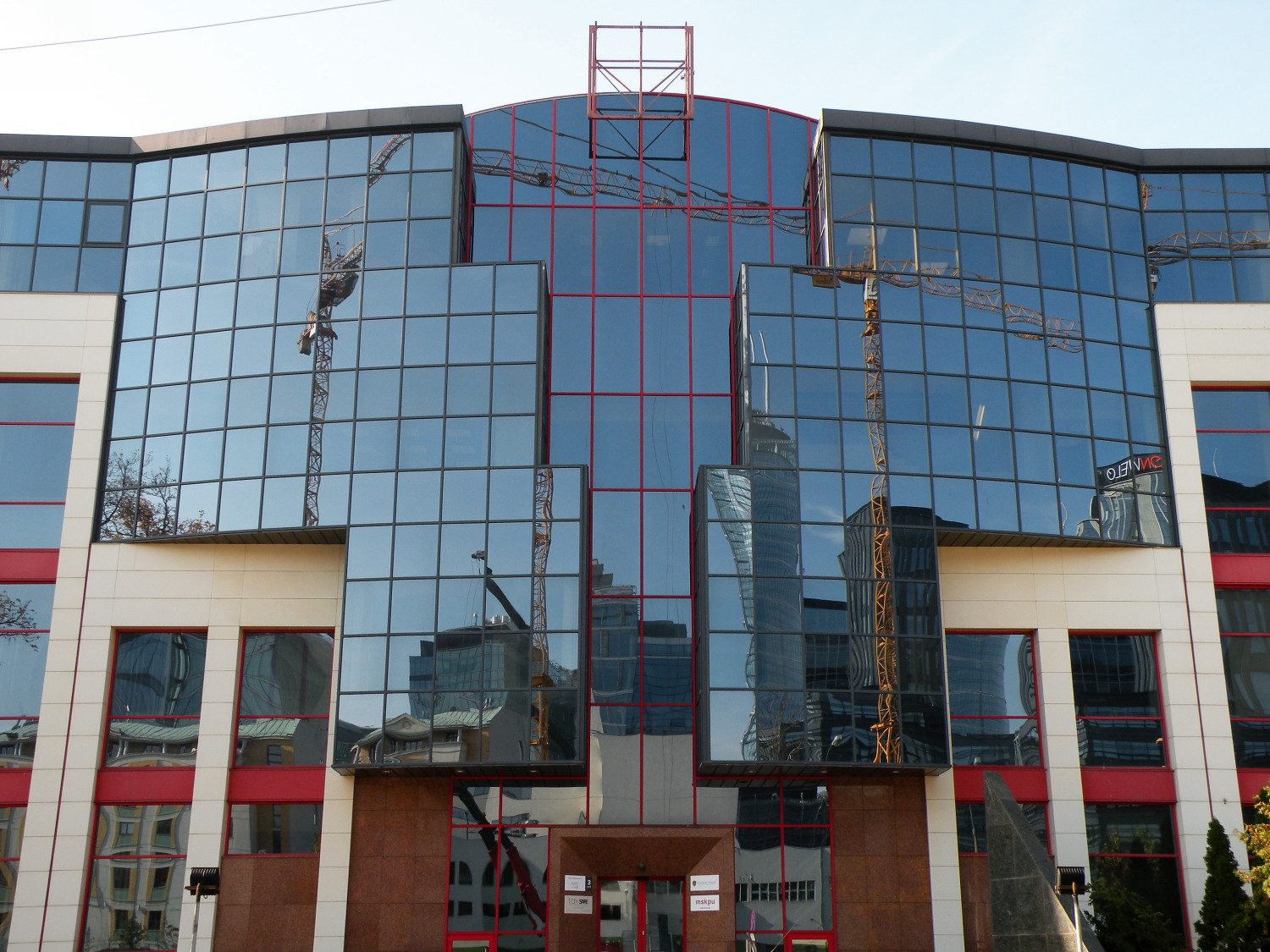 Zdjęcie architektury budynku Centrala Kredyt Banku SA